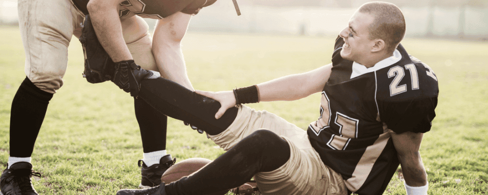 Sports injury rehabilitation with a physical therapist